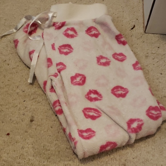 emme jordan Other - Kisses fuzzy pj pants🙊